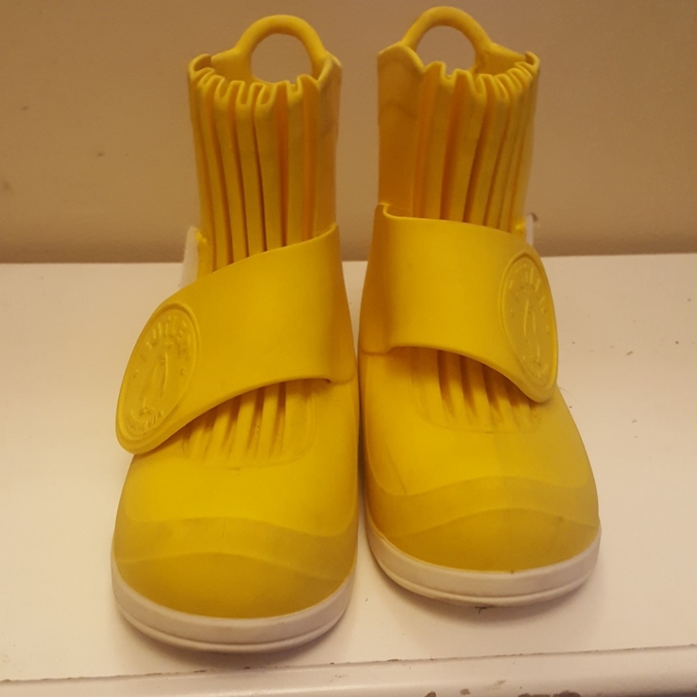Size 12 Butler over the shoe boots